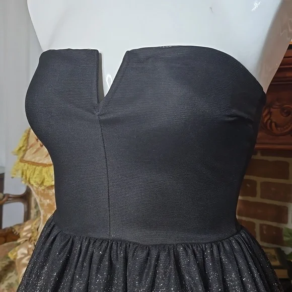 NWT Strapless Metallic Party Dress from Love Culture SM Black&Rose Gold - Picture 2 of 6